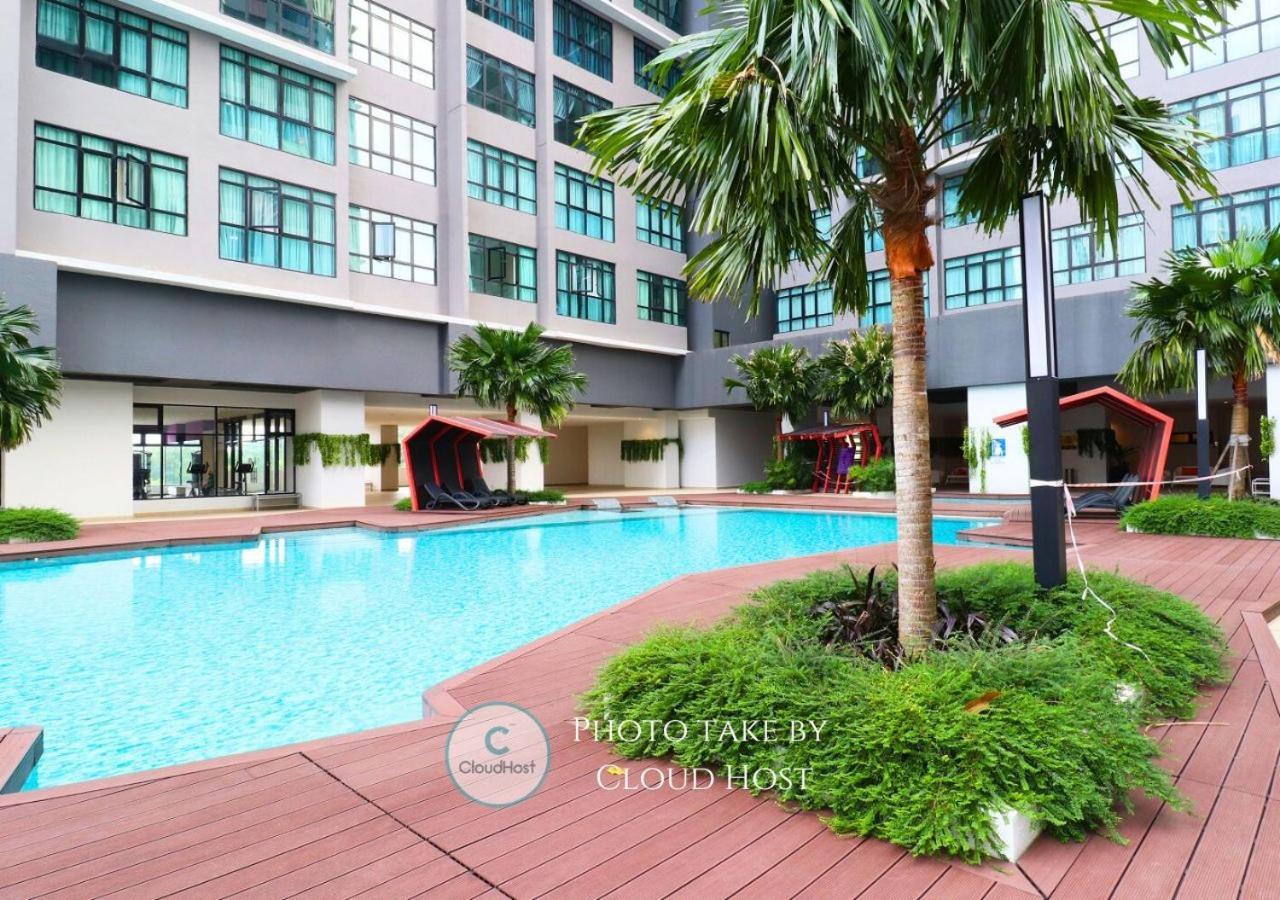 Conezion Near Ioi City Mall, Maeps Serdang, Putrajaya By Cloud Host المظهر الخارجي الصورة